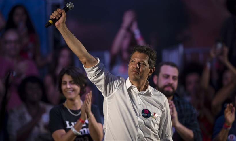 Haddad pede que PGE apure envolvimento de grupo com divulgação de "fake news" - Mauro Pimentel / AFP

