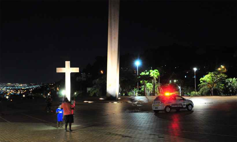 Praças do Papa, Duque de Caxias e Mirante das Mangabeiras ganham nova iluminação  - Marcos Vieira/EM/DA Press