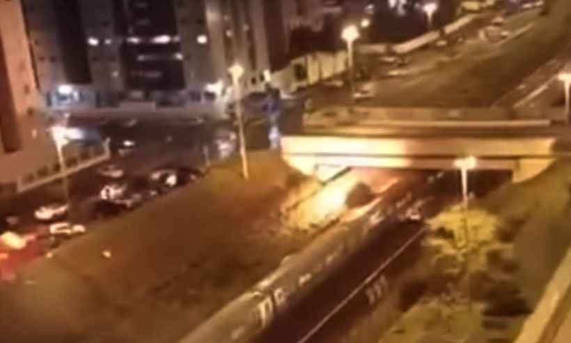 Explosão em vagão de metrô assusta passageiros; veja o vídeo  - Vídeo/Reprodução 