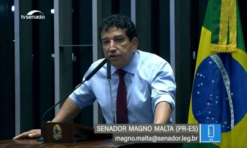 'Baixo clero' e 'doido': Magno Malta revela reação quando Bolsonaro sugeriu concorrer à Presidência - TV Senado/Reprodução