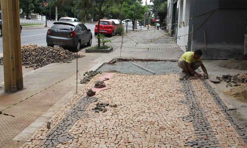 Prefeitura muda regra sobre uso de piso tátil nas calçadas de BH - Sidney Lopes/EM/DA Press