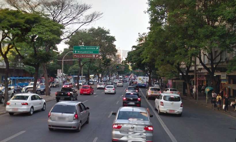 Homem é preso por importunação sexual dentro de ônibus em BH - Google Street View/Reprodução