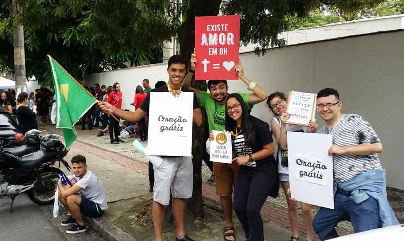 Enem tem 'abraço grátis' contra ansiedade e aplausos para 'quase atrasados' - Paulo Filgueiras/EM/D.A.Press