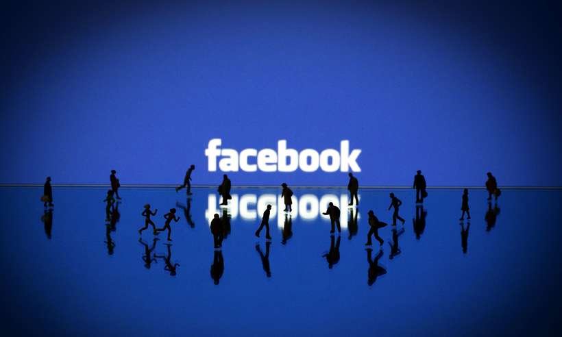 Facebook compartilhou dados de usuários com fabricantes de smartphones - AFP PHOTO/JOEL SAGET 