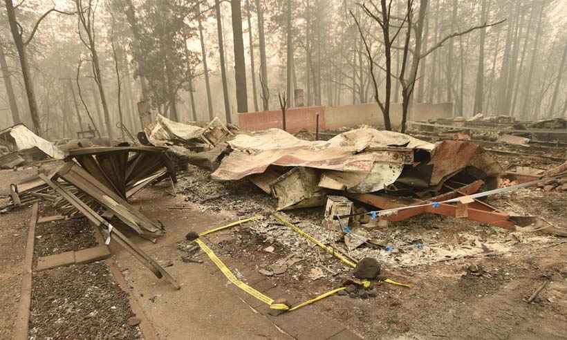 Incêndios na Califórnia deixam 50 mortos e uma centena de desaparecidos - Josh Edelson / AFP

