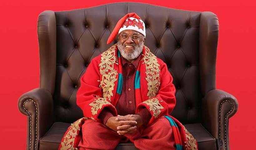 Papai Noel negro faz sucesso em shopping e na internet; confira  - Reprodução/Facebook