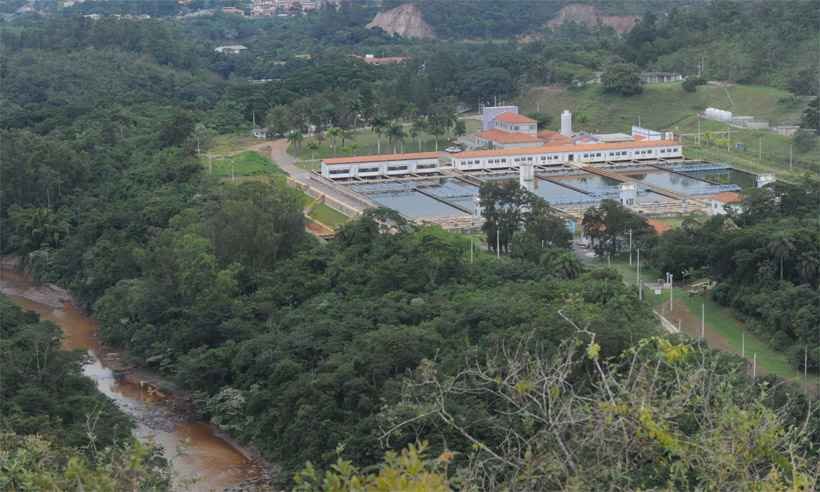 Comitê do Rio das Velhas teme colapso no uso da água que abastece BH e região - Leandro Couri/EM/DA Press - 20/5/15