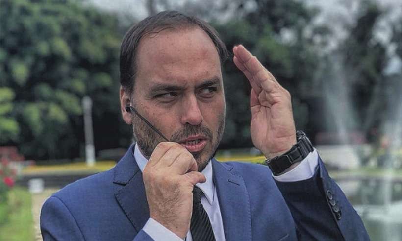 Filho de Bolsonaro diz no Twitter que 'morte do pai interessa aos que estão perto' - Redes Sociais/Reprodução