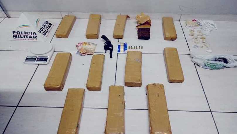 Adolescentes que trabalhavam para presidiários são apreendidos em Pará de Minas - PM/Divulgação