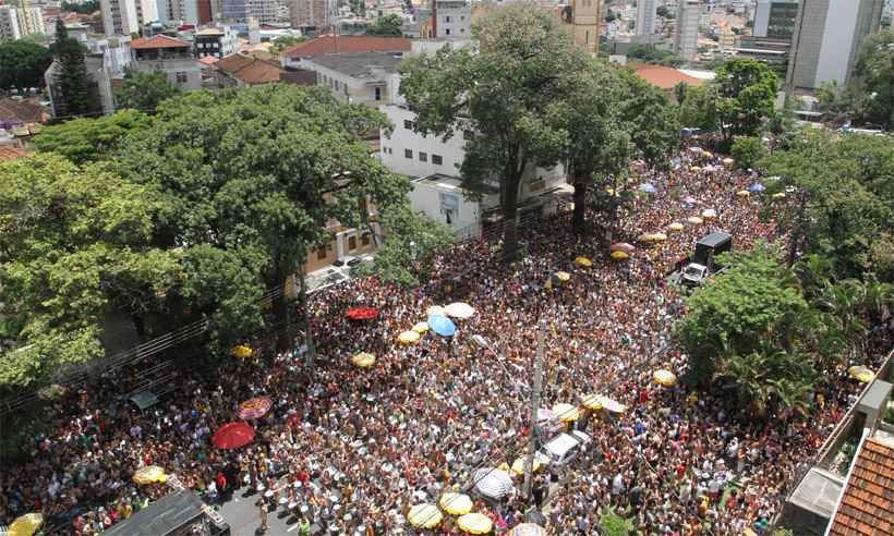 Blocos de carnaval poderão usar auxílio financeiro para alugar espaços em BH - Edésio Ferreira/EM/D.A Press  -13/02/2018