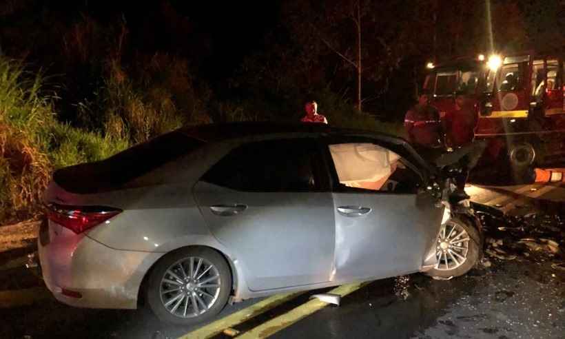 Batida frontal entre veículos deixa sete feridos, três em estado grave, em Poços de Caldas - PRF/Divulgação