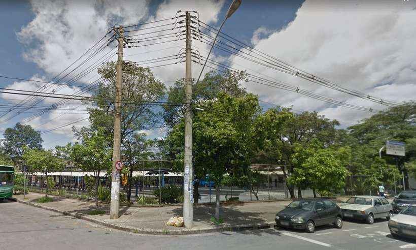Mulher morre atropelada na Estação Diamante, no Barreiro - Google Street View/Reprodução