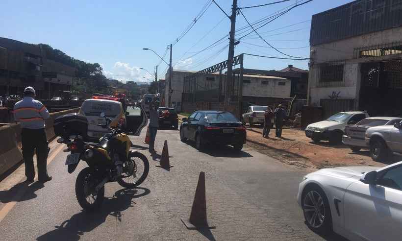 Homem passa mal, cai no Rio Arrudas e morre na região metropolitana de BH  - CBMG/ Divulgação 