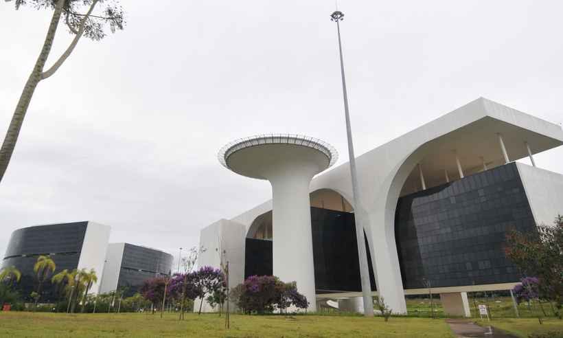 Servidores de MG passarão Natal sem saber quando terão 13º deste ano - Alexandre Guzanshe / EM / D.A. Press