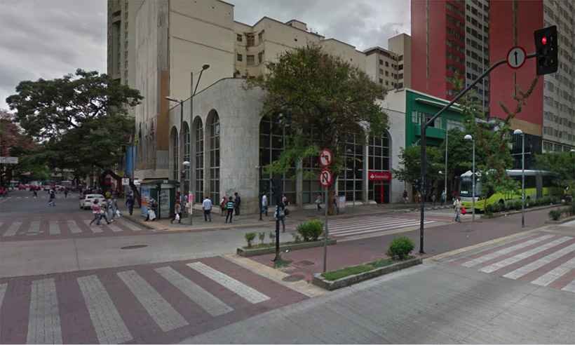 Mulher é presa depois de tentar roubar e agredir idosa no Centro de BH  - Reprodução/Google Street View