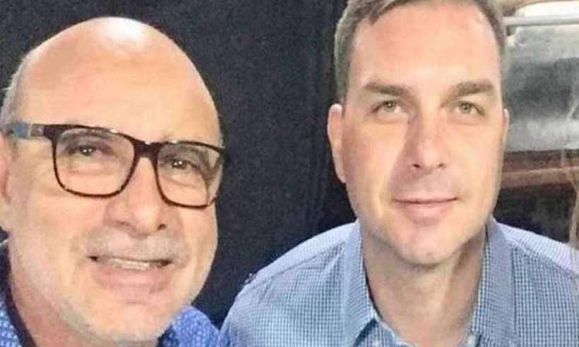 Ex-assessor de Flávio Bolsonaro diz ao MPRJ que vai passar por 'cirurgia urgente' - Reprodução/Facebook