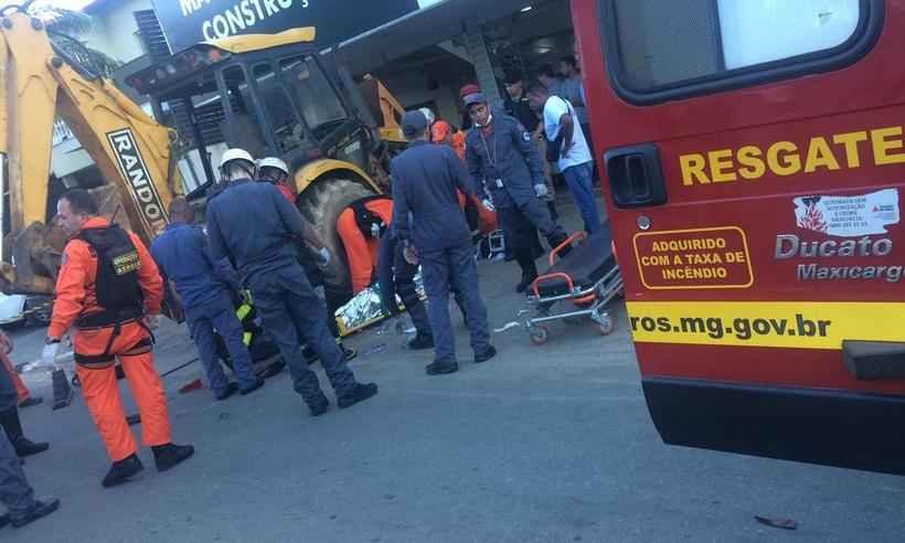 Trator perde freio e causa acidente na Grande BH - Divulgação/Corpo de Bombeiros