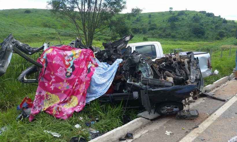 Família morre após acidente grave na BR-259, em Governador Valadares - Divulgação/Corpo de Bombeiros