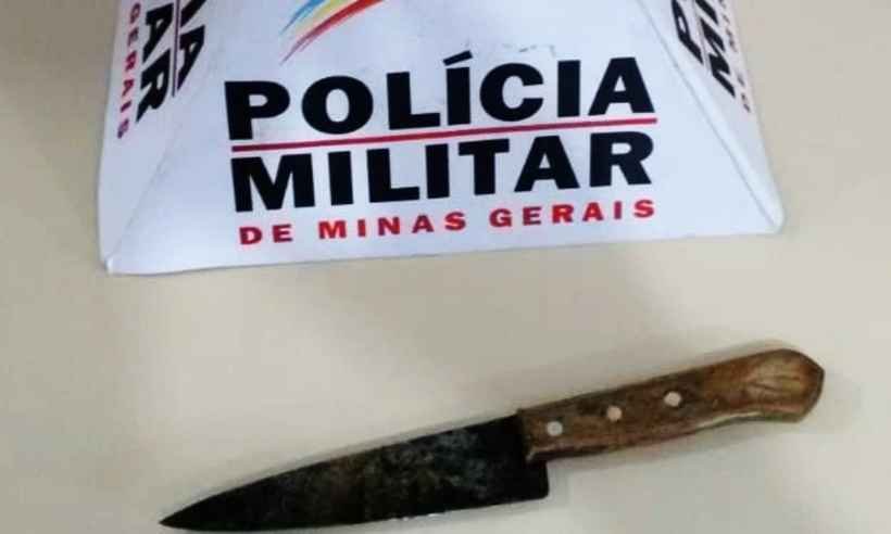 Homem toma 30 comprimidos, esfaqueia ex em ônibus e acaba preso em Rio Piracicaba - Divulgação/ Polícia Militar