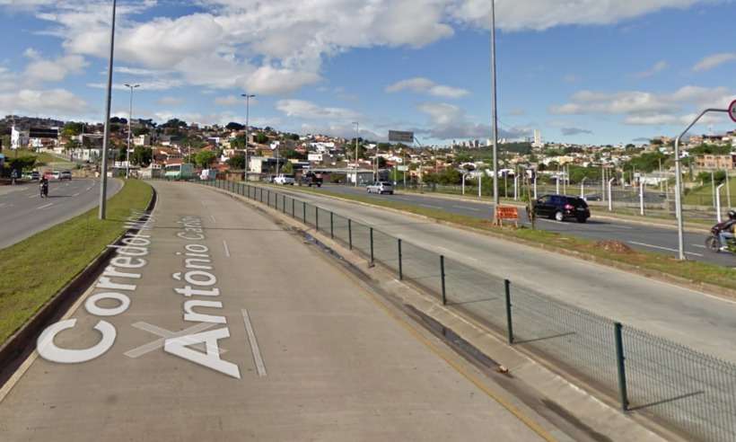 Acidente com três ônibus interdita pista do Move na Antônio Carlos - Reprodução/Google Street View