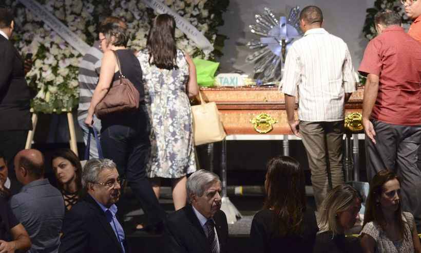 Corpo de Ricardo Boechat é cremado em cerimônia reservada à família  - Ravena Rosa/Agência Brasil 