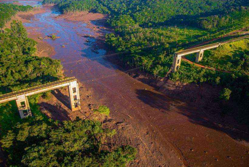 Juiz nega a prisão de quatro funcionários da Tüv Süd acusados de negligência em Brumadinho - Corpo de Bombeiros/Divulgação