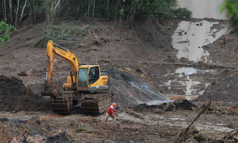 Chuvas dificultam liberação de estradas em Córrego do Feijão - Túlio Santos/EM/DA Press