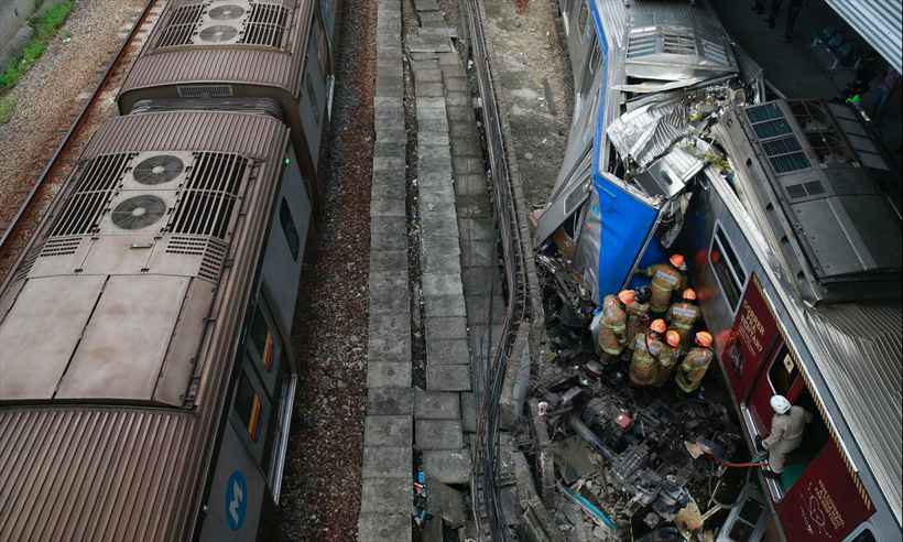 Maquinista morre depois de sete horas preso nas ferragens de trem no Rio de Janeiro - Tânia Regô/Agência Brasil