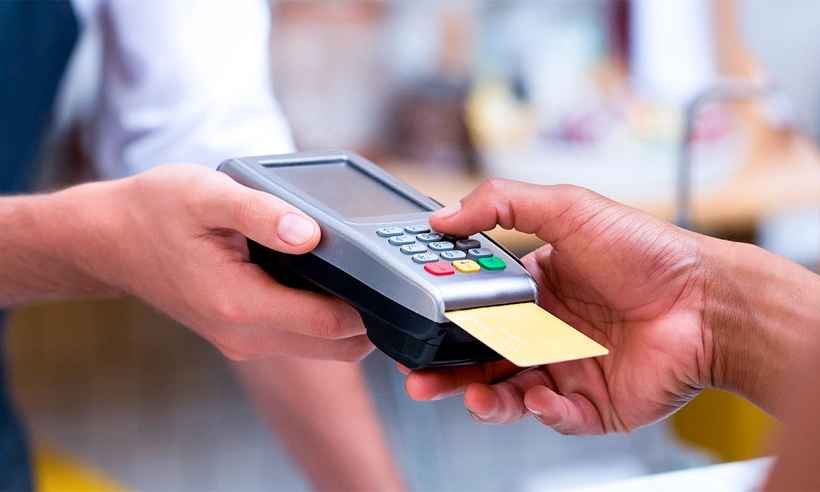 Febraban alerta foliões sobre golpes com cartão de crédito ou débito no carnaval - Divulgação