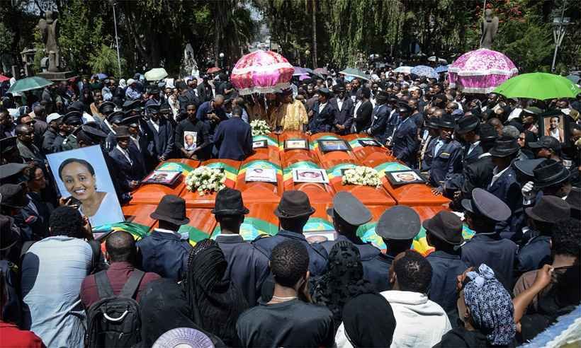 Etiópia faz funeral simbólico de vítimas de queda de avião - SAMUEL HABTAB / AFP
