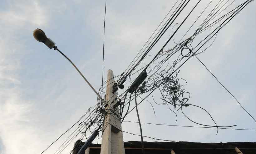 Quase 1 tonelada de cabos furtados da rede elétrica é apreendida em BH - Túlio Santos/EM/D.A.Press