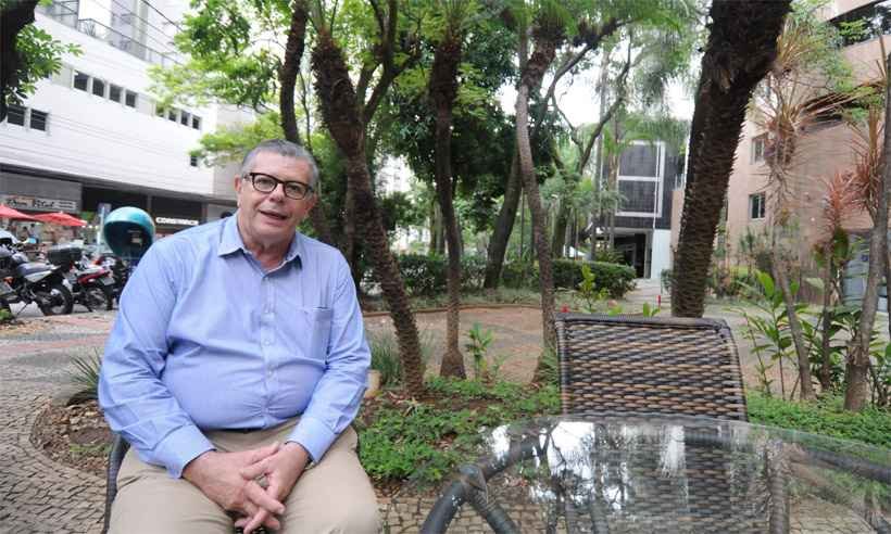 Luís Márcio Vianna lança o livro Anchieta, sobre um dos bairros tradicionais de BH - Alexandre Guzanshe/EM/D.A Press