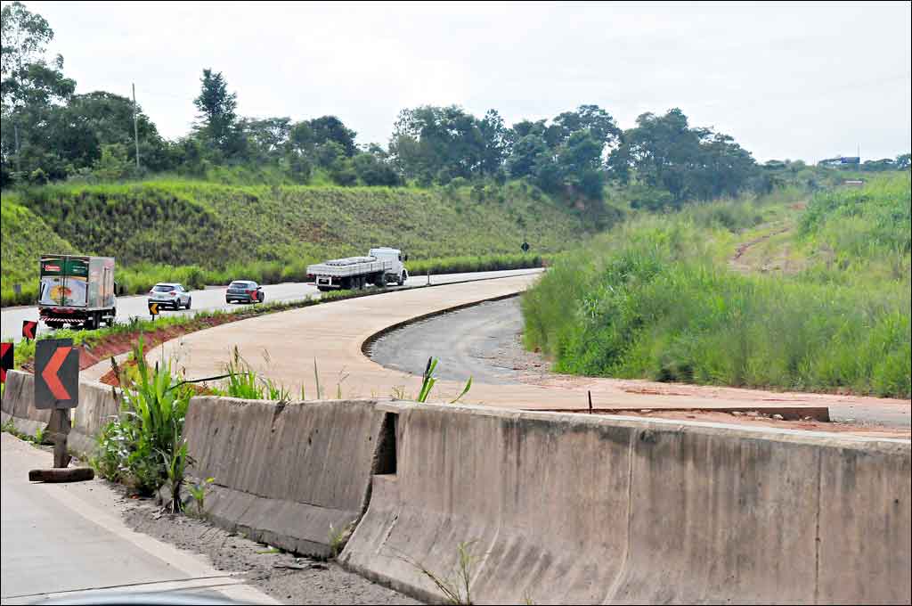 BR-381 tem três quilômetros de pista duplicada em cinco anos de obra - Sidney Lopes/EM/D.A PRESS