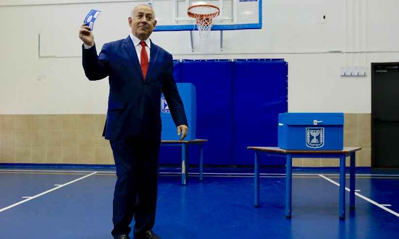 Israelenses votam em eleições para o parlamento que decidirão futuro de Netanyahu - Ariel Schalit / POOL / AFP
