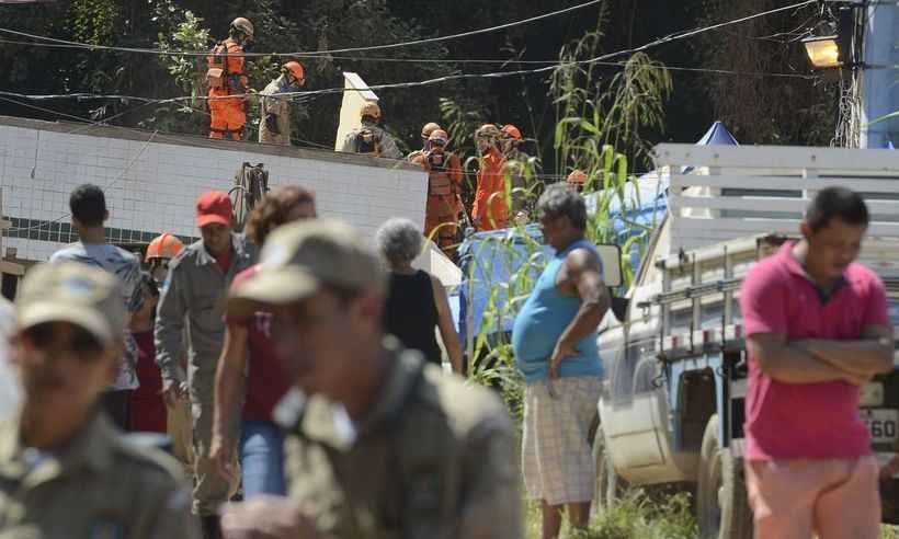 Número de mortos em desabamento de prédios no Rio sobe para 20 - Tânia Rego/Agência Brasil 