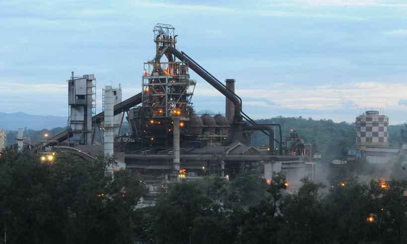  Usiminas investirá R$ 1 bilhão no setor de siderurgia no Estado - Tulio Santo/EM/D.A Press