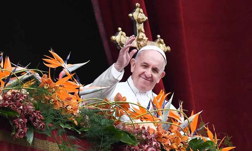 Em mensagem de Páscoa, Papa cita Sri Lanka e pede paz - Vincenzo PINTO / AFP

