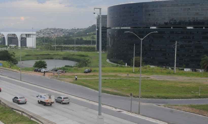 Parte dos servidores de MG se surpreende com parcela menor do 13º; entenda - Tulio Santos EM / D.A Press
