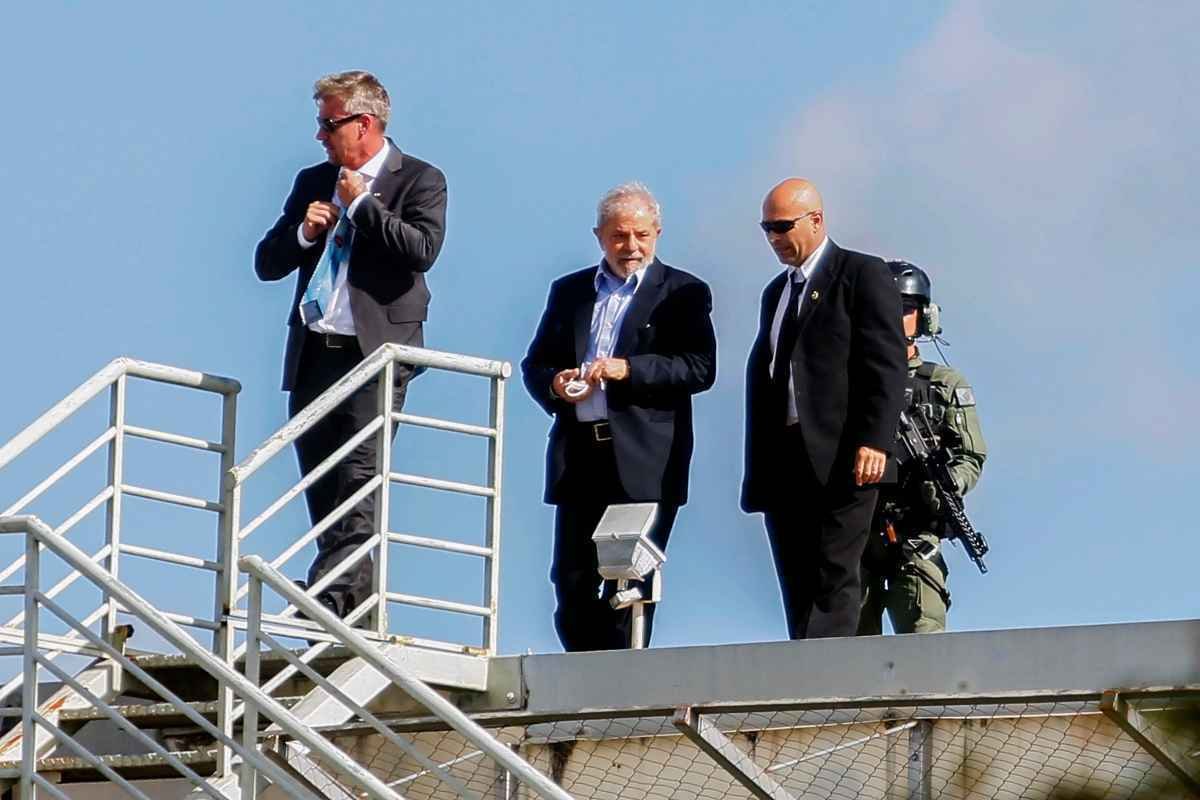 Lewandowski proíbe entrada de jornais em entrevista exclusiva de Lula - Franklin de Freitas/AFP