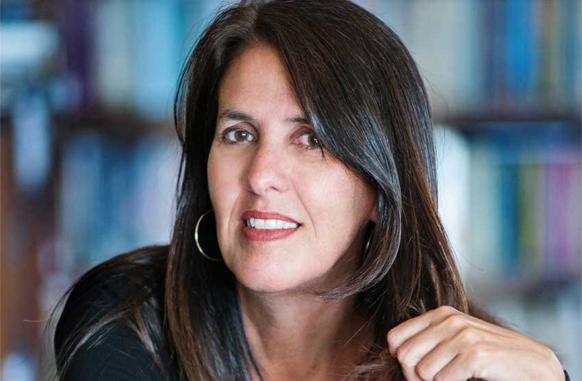 'Parece que estamos sentados sobre barril de pólvora', diz Martha Medeiros - Carin Mandelli/Divulgação