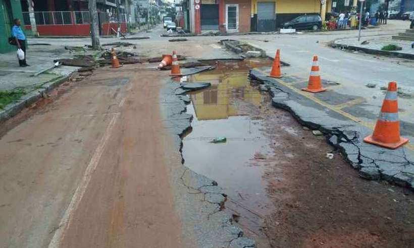 Prefeitura assina contrato para aplicar R$ 180 milhões em recapeamento de vias - Renato Scapolatempore/EM/D.A Press
