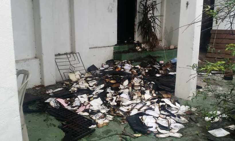 Gráfica pega fogo no Bairro Santa Tereza - Paulo Filgueiras/EM/D.A PRESS