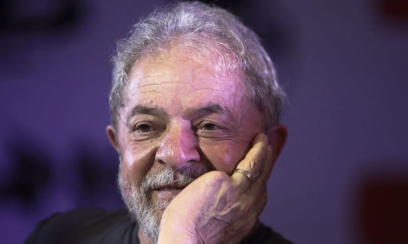 Lula diz que está apaixonado e que vai se casar - MIGUEL SCHINCARIOL/AFP