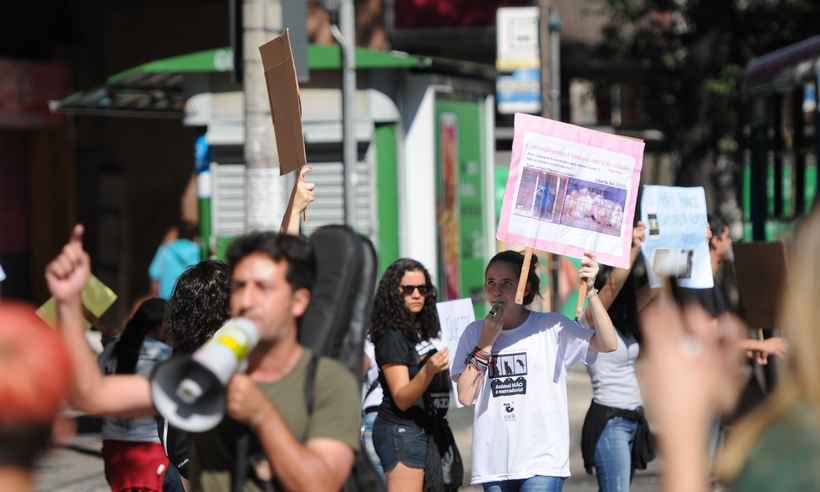 Manifestantes em defesa dos animais protestam contra maus-tratos - Túlio Santos/EM/D.A PRESS