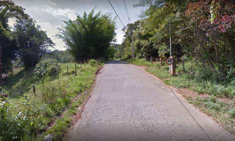 Duas pessoas ficam feridas após caminhão capotar em Brumadinho - Google Street View/Reprodução