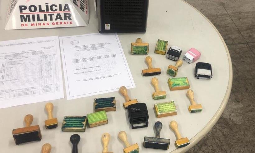 Polícia prende suspeito de falsificar experiência em carteiras de trabalho na Praça Sete - Polícia Militar/Divulgação