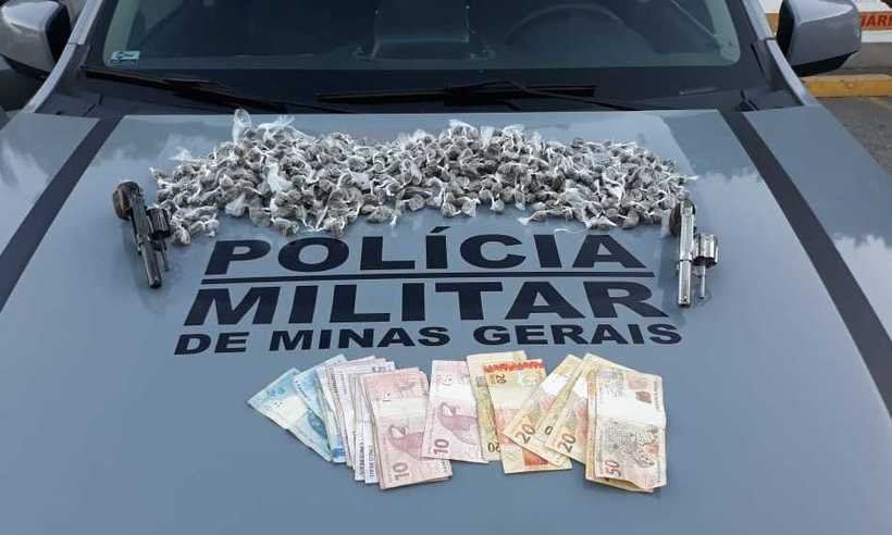 Polícia prende casal que armazenava droga no próprio apartamento - Divulgação/PMMG