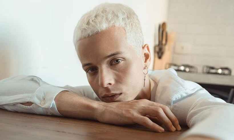 'Enorme falta de respeito', diz mãe de modelo que morreu em desfile sobre divulgação do laudo - Vinicius Ziehe/Divulgação 