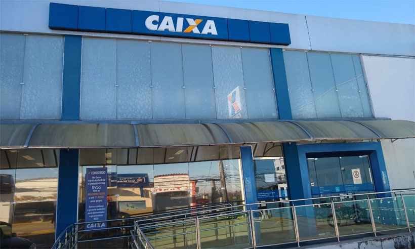 Criminosos invadem banco e furtam armas de vigilantes em Varginha - Sander Kelsen/TV Alterosa