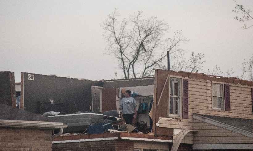 Tornado deixa feridos, danos e quase cinco milhões sem energia elétrica nos EUA - Matthew Hatcher / GETTY IMAGES NORTH AMERICA / AFP